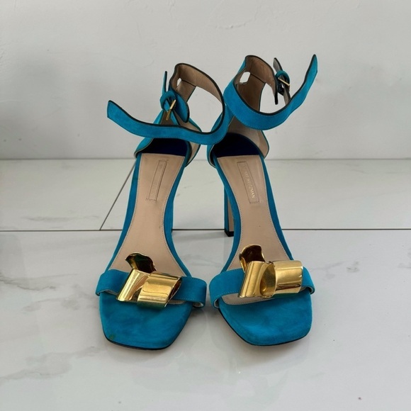 Stuart Weitzman Blue Suede Gold Knot Sandal heels Size 9 - Picture 1 of 6